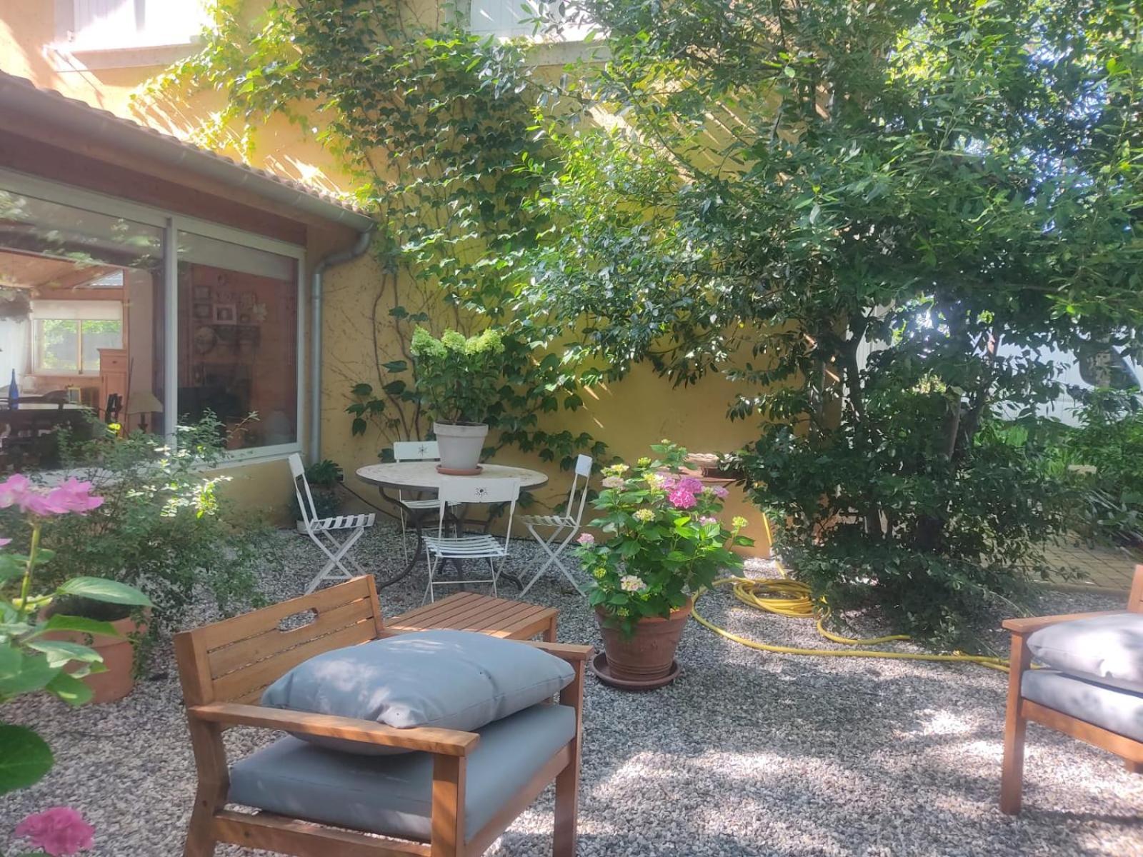 La Frenaie Bed & Breakfast Saint-Cyr-sur-le-Rhone Exterior foto